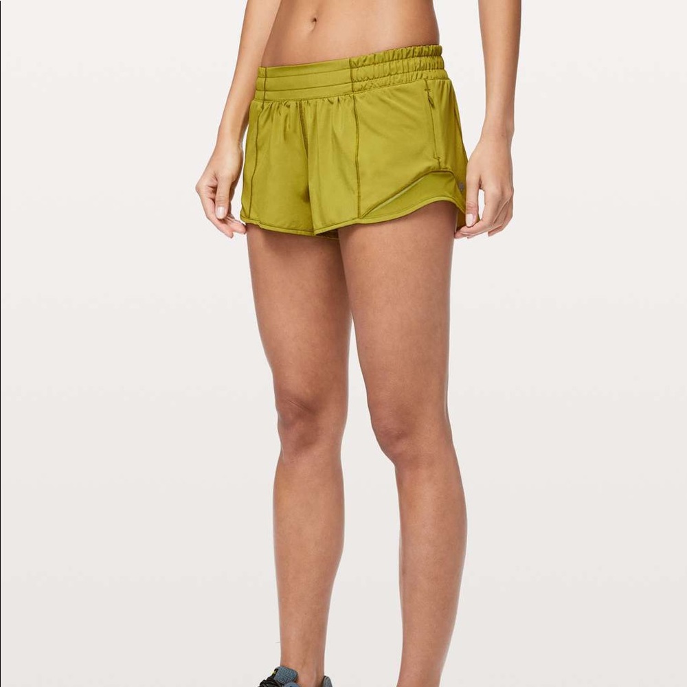 Lululemon Hotty Hot Shorts 2.5”